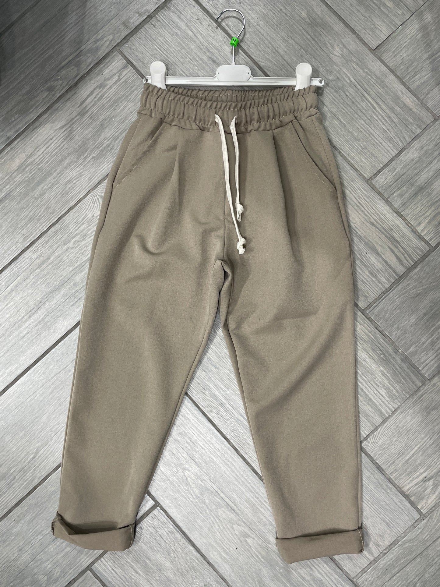 pantalone con elastico