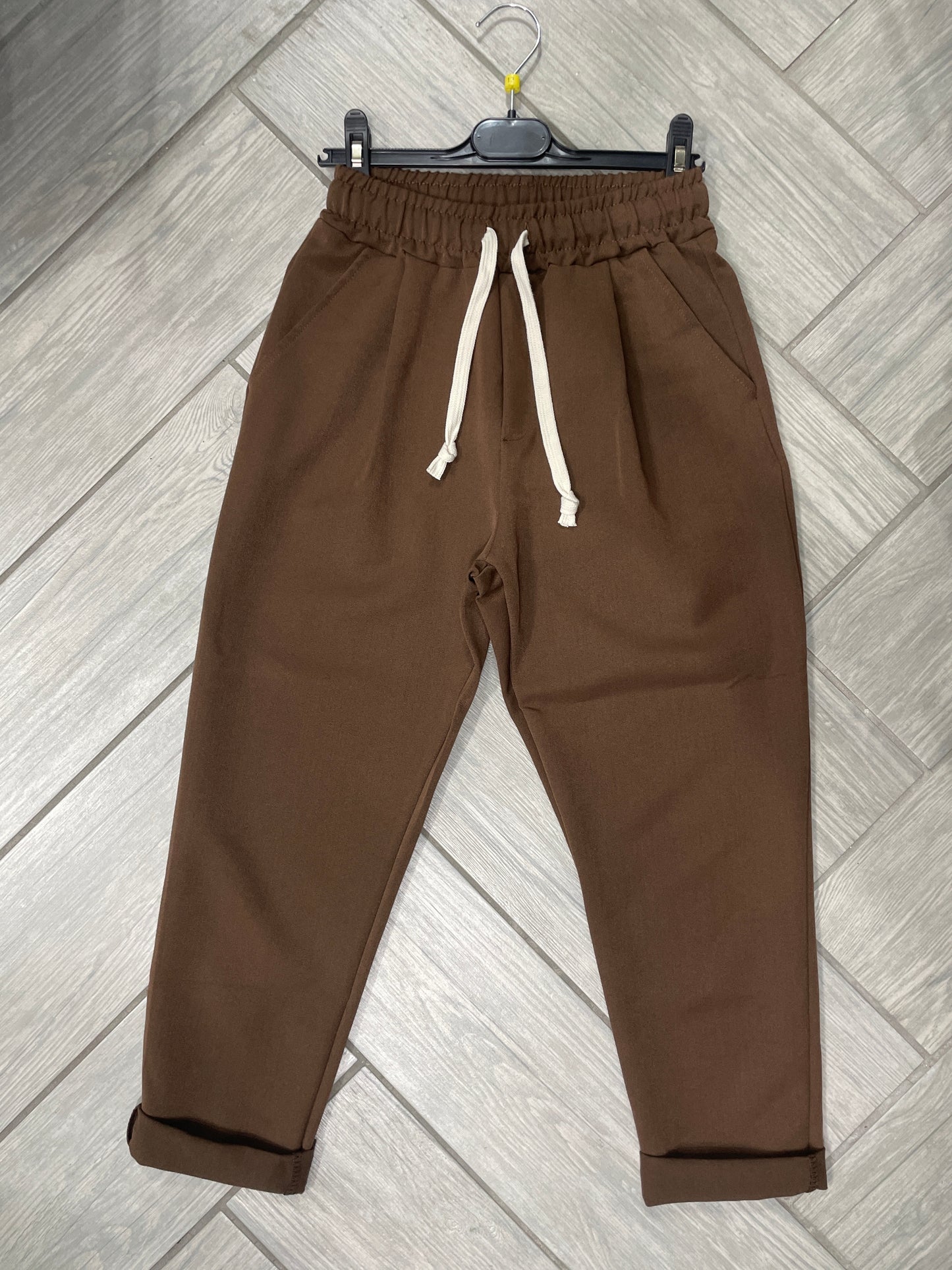 pantalone con elastico